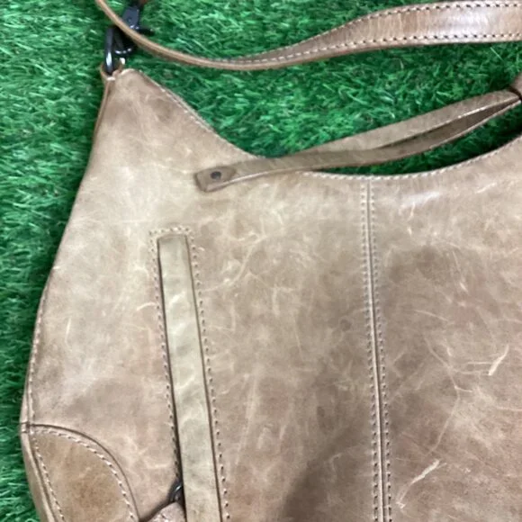 Frye Melissa Scooped Crossbody Hobo Bag Light Tan